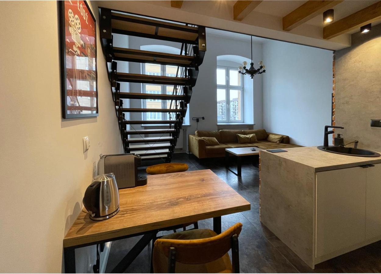 Off Side Story Apartment วูดช์ ภายนอก รูปภาพ